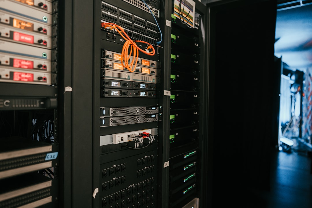 Xây dựng mail server cho doanh nghiệp SMB Việt Nam: Tự chủ, bảo mật & tối ưu chi phí
