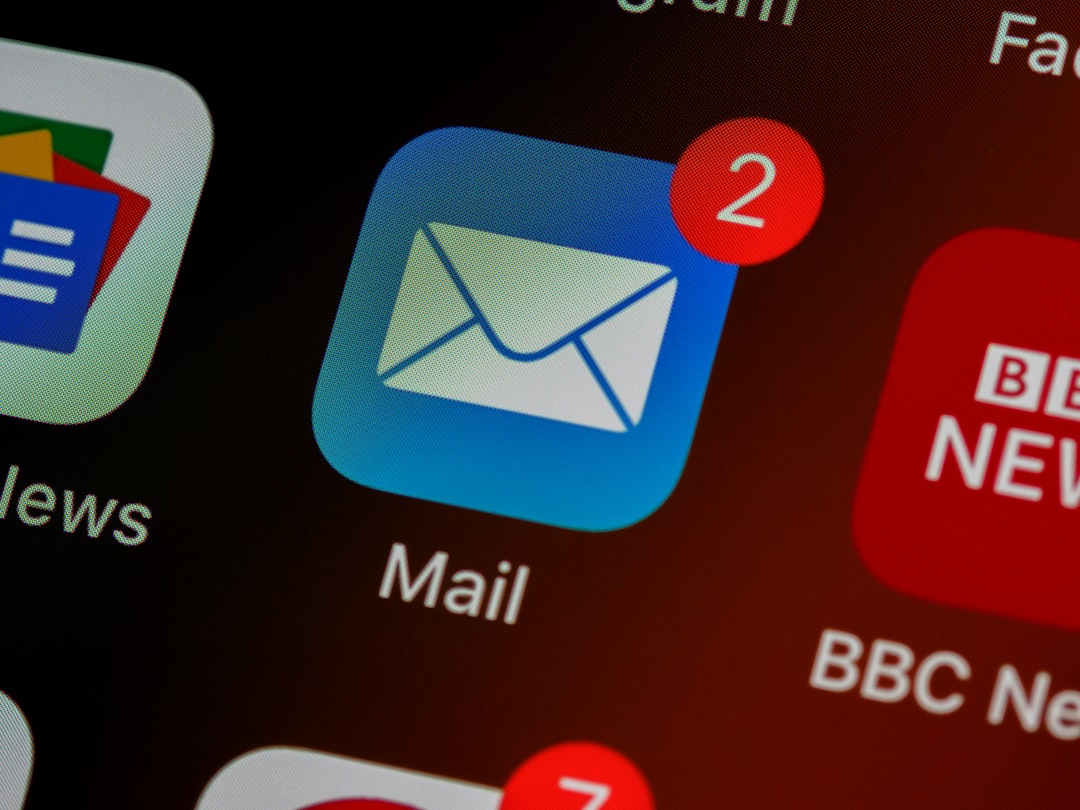 Dịch Vụ Email Doanh Nghiệp Tự Triển Khai Cho SMB Việt Nam – Bảo Mật & Tiết Kiệm Chi Phí